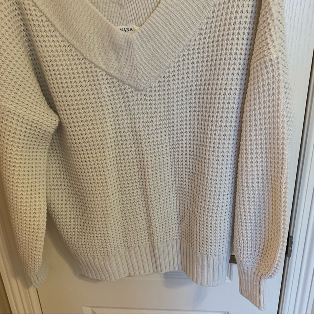 Zenana Boutique Brand Cropped V Neck Sweater Size Medium - Picture 3 of 5